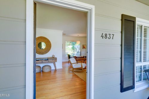 4837 Crown Ave, La Canada CA  91011-3619 exterior