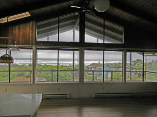 2009 Oceania Way, Waldport, OR 97394-9585