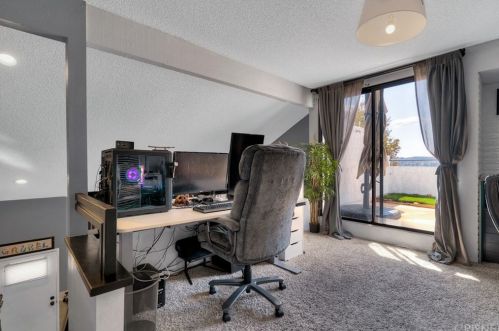 1190 Tivoli Ln, Simi Valley, CA 93065-0980