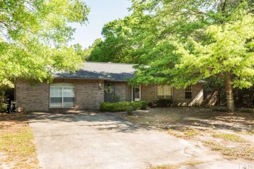 7748 Rustling Pines Dr, Milton, FL 32583-3007