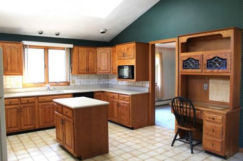 197 Ray Ave, Woonsocket, RI 02895-4955