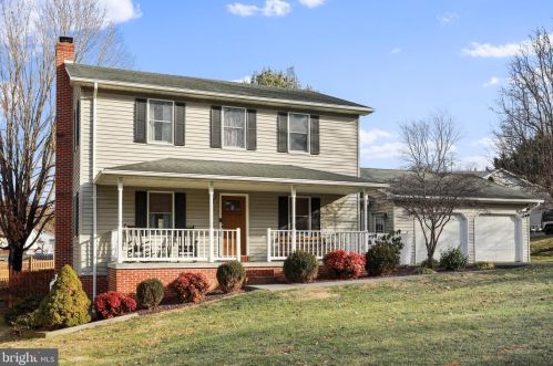 567 Virginia St, Strasburg, VA 22657-2541