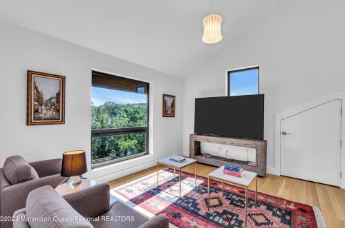 49 Cherokee Ln, Bricktown NJ  08724-4405 exterior