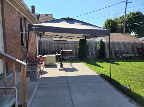 1720 Howard Ave, Milwaukee WI 53221-1043 exterior