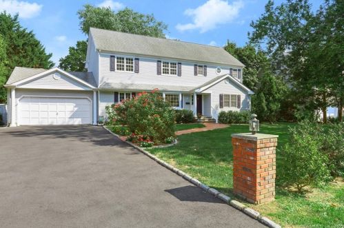 90 Carter Dr, Stamford, CT 06902-7014