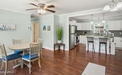 818 Paul Dr, Beaufort SC  29902-6626 exterior