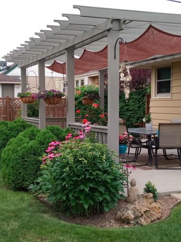 6209 Kinnickinnic Riv Pkwy, Milwaukee WI 53219-3011 exterior