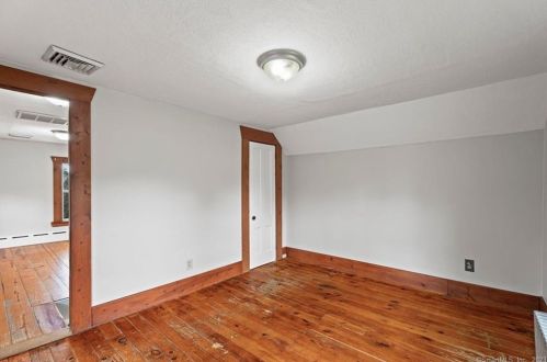 1305 Main St, Wapping CT  06074-2454 exterior