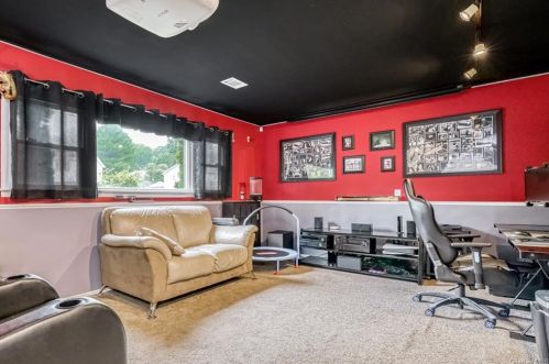 22 Hickory Ln, Garnerville NY  10923-1906 exterior