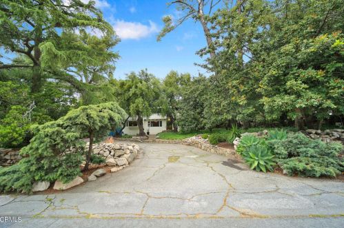 2457 Laughlin Ave, Glendale, CA 91214-3026