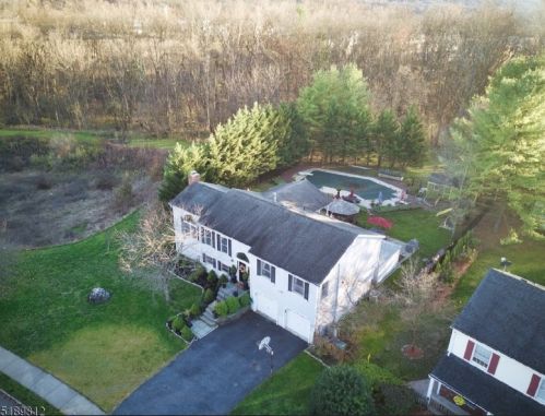 942 Liberty St, Belvidere, NJ 07823-2018