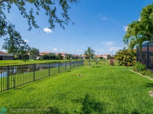 1745 Berkshire Cir, Vero Beach FL 32968-6715 exterior