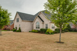 1345 Sam Houston Ave, Murfreesboro TN  37129-7689 exterior