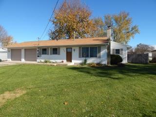 514 Franklin St, Mentone, IN 46539-9713