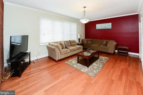 1135 Broad St, Philadelphia, PA 19147-4433