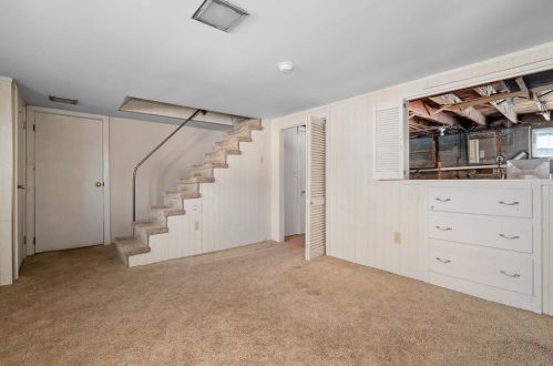 128 Tiogue Ave, Coventry RI 02816-6491 exterior