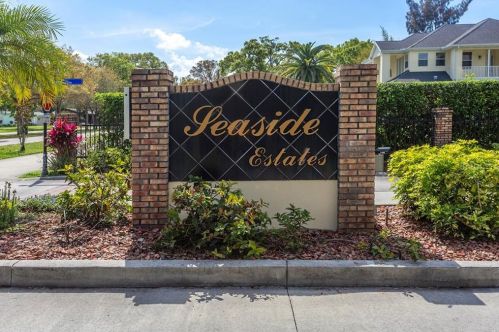 101 Brent Cir, Oldsmar, FL 34677-3342
