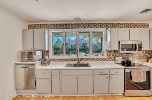 1018 Marlboro Rd, Old Bridge NJ  08857-3775 exterior