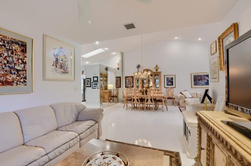 8425 Springlake Dr, Boca Raton FL  33496-4904 exterior
