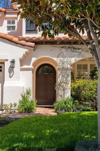 28111 Angelica Pl, Santa Clarita, CA 91354-1482