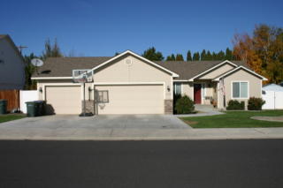 5705 Whatcom Ave, Yakima, WA 98903-1154
