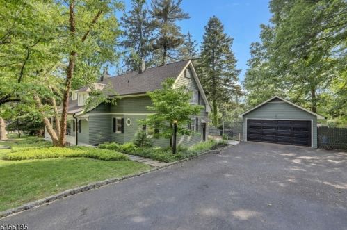 200 Mtn Way, Greystone Park NJ  07950-1905 exterior
