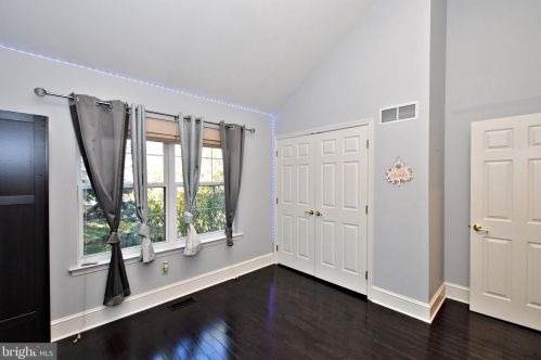 309 Meadow View Ln, Lansdale PA  19446-5932 exterior