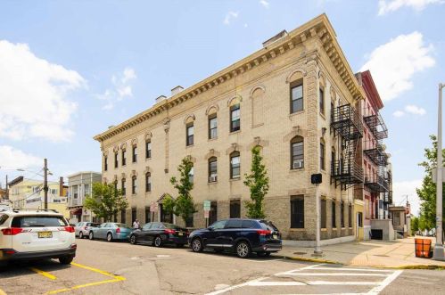 817 10th St, Union City NJ  07087-5535 exterior