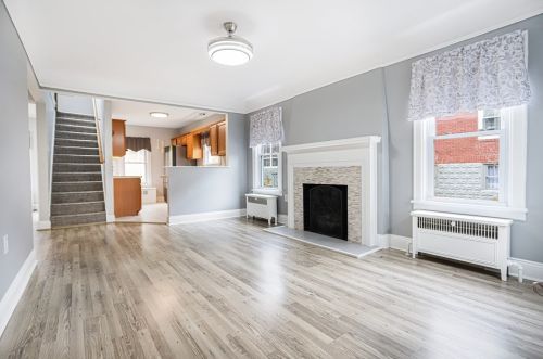 310 Pennsylvania Ave, Glenshaw, PA 15116-2436