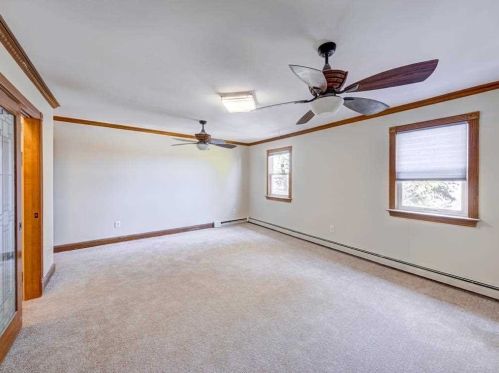 19 Hawthorn Ct, Fishkill NY  12524-2616 exterior