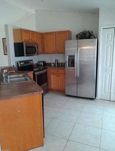 444 1st Ter, Cape Coral, FL 33990-4011