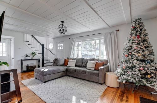 12 Cypress Ave, Tiverton RI  02878-1416 exterior
