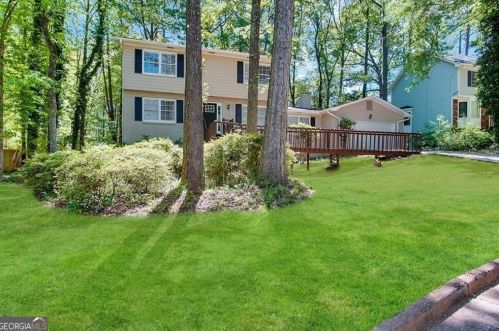 1731 Fieldgreen Overlook, Stone Mountain GA  30088-3136 exterior