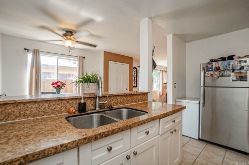 15155 Woodruff Pl, Bellflower CA  90706-4067 exterior