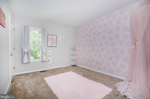 1 Glacier Ct, Bear DE  19701-1779 exterior