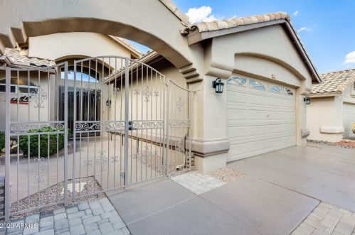 17592 Rainbow Cir, Sun City, AZ 85374-3599