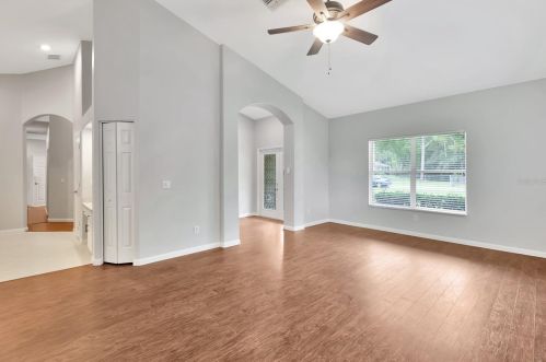 1623 Woodfield Ct, Lutz FL  33558-8485 exterior