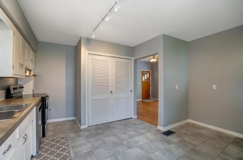 246 3 St, Springfield OH 45504-1451 exterior