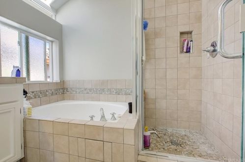 136 Valero Cir, Calabasas CA  91377-5551 exterior