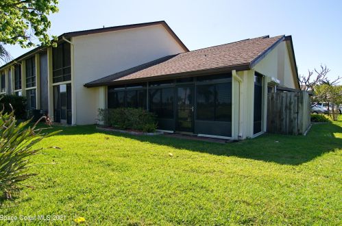 2270 Golf Isle Dr, Melbourne, FL 32935-3509