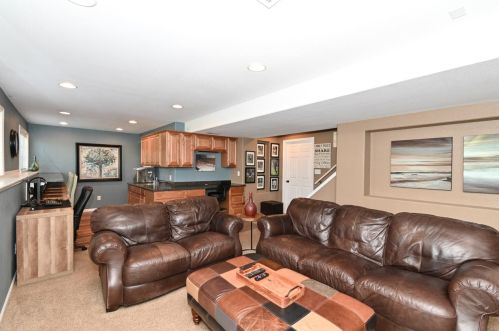 715 Apple Orchard Dr, Waterford WI  53185-2895 exterior