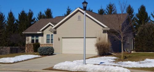 33 Hunters Ct, Fond Du Lac, WI 54937-6011
