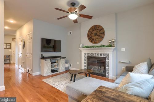 302 Witwer Way, Mount Joy PA  17552-1162 exterior