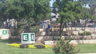 1600 Royal Crest Dr, Austin TX  78741-2601 exterior