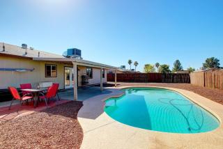 8820 Mercer Ln, Peoria, AZ 85345-5613