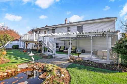 13 Rev Taylor Dr, Ansonia, CT 06401-2667