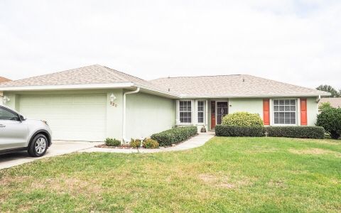 720 Taseschee Dr, Sebring, FL 33870-2356