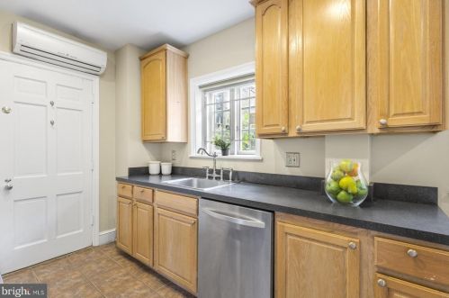 408 19 St, Philadelphia PA 19146-4656 exterior