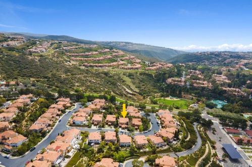 6 Amador, Newport Beach, CA 92657-1226