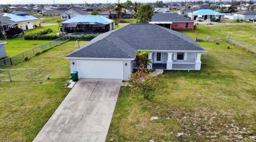 1442 2nd St, Cape Coral, FL 33909-2665